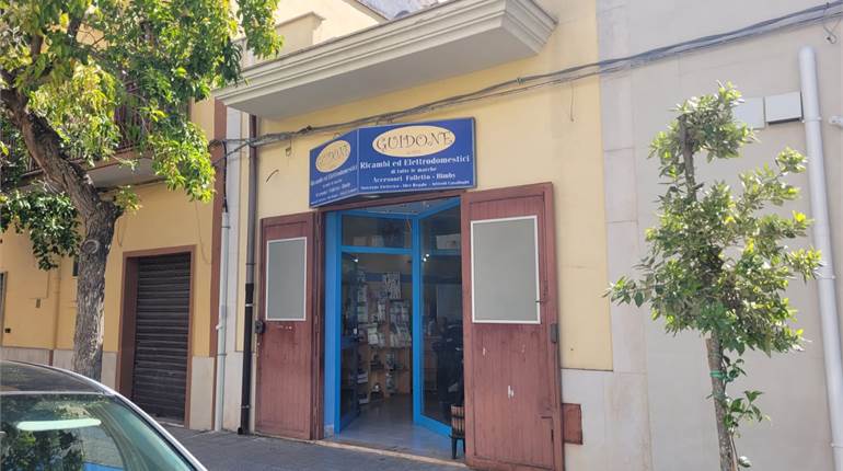 LOCALE + APPARTAMENTO