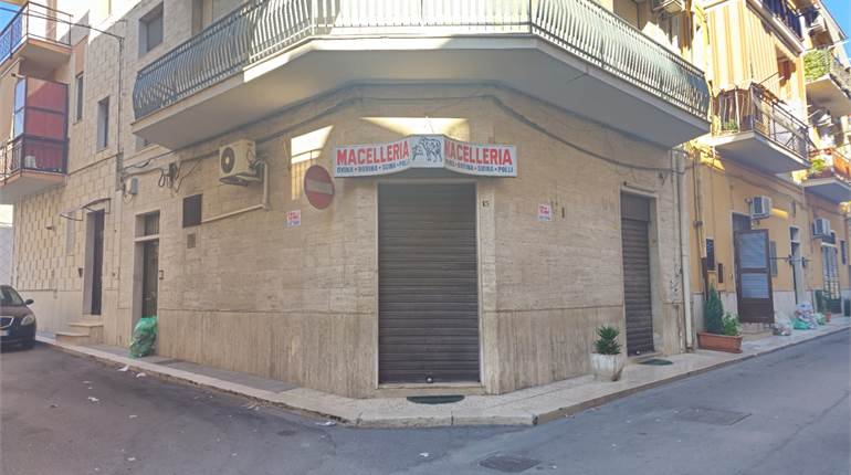 LOCALE COMMERCIALE