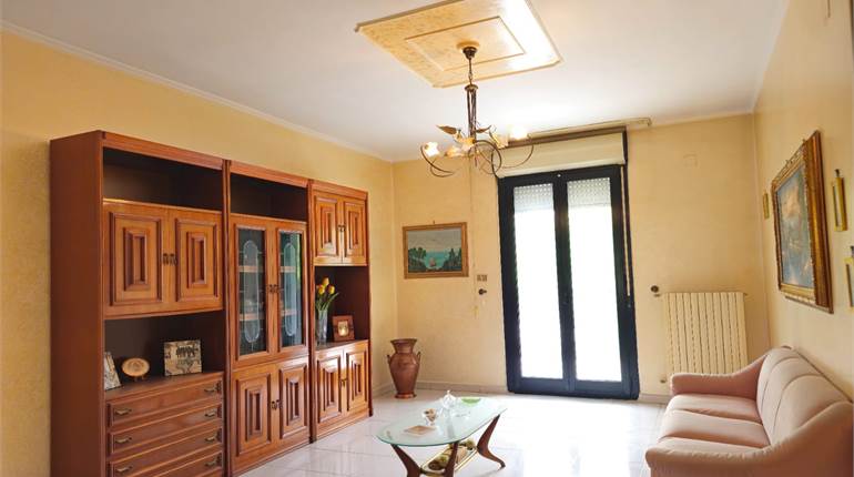 APPARTAMENTO CON BOX