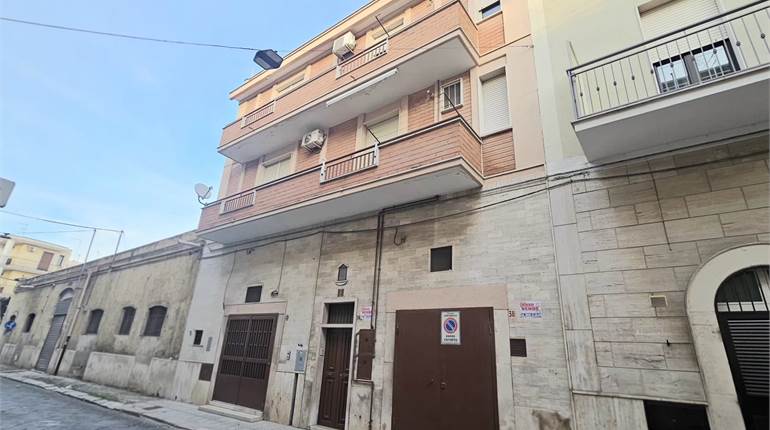 1° PIANO CON POSSIBILITA' DI GARAGE